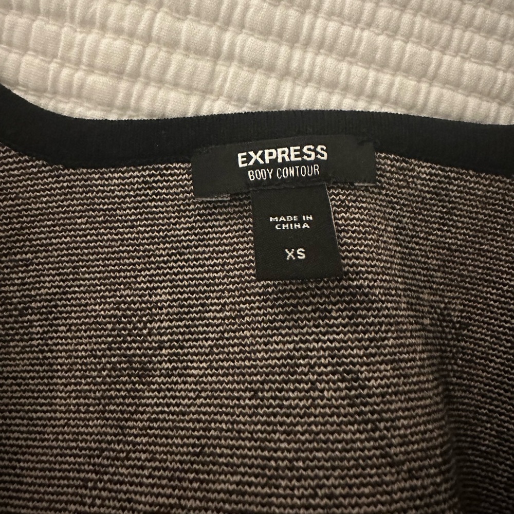 Express Top - Picture 5 of 5